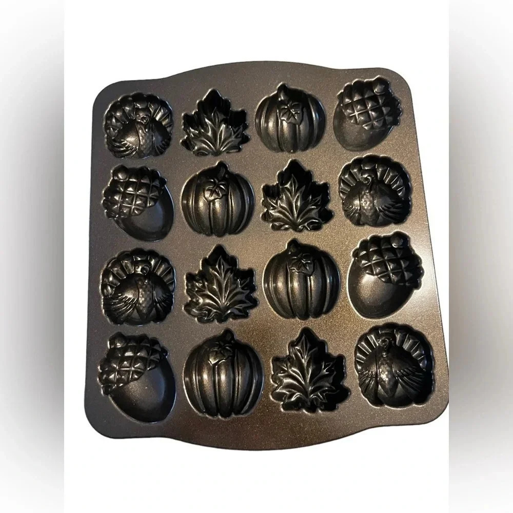 Nordic Ware Autumn Cakelet Pan Mold 3D Leaf Turkey Acorn Pumpkin Williams Sonoma
